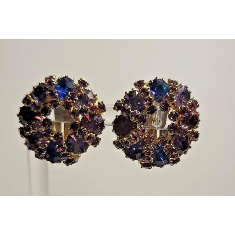 Vintage Weiss Clip On Earrings Multicolor Rhinestone Round Cluster Signed 1 Inch